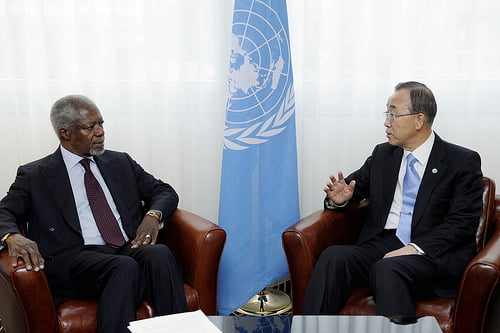 Secretary-General Ban meets with JSE Annan